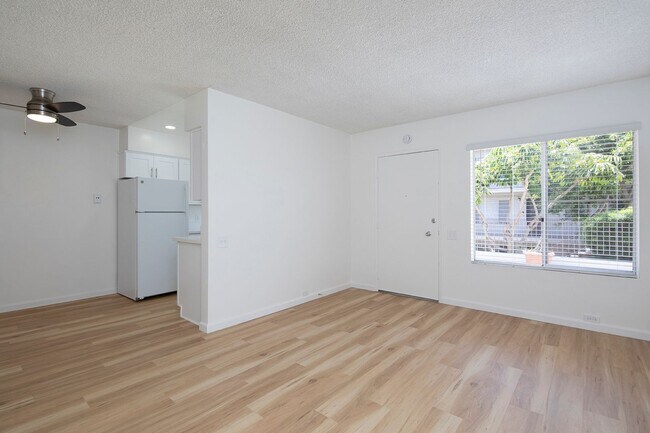 Building Photo - *OPEN HOUSE: 5/17 12-2PM* Spacious 1 BR in...
