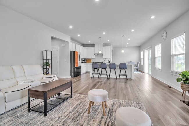 Building Photo - 4966 Brauer Dr