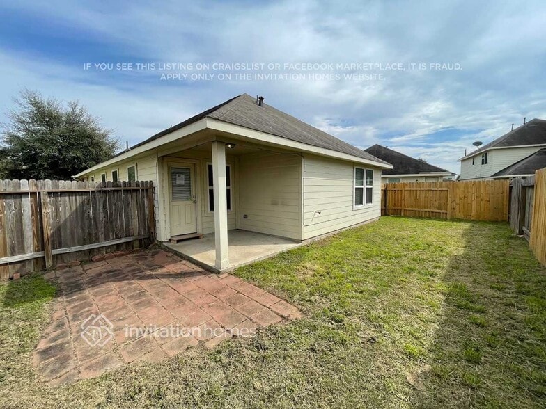 Building Photo - 5907 Deep S Dr