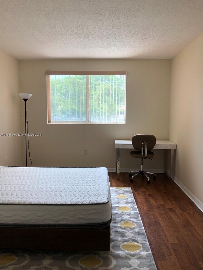 Building Photo - 201 Golden Isles Dr