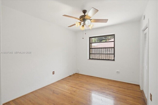 Building Photo - 2550 Trapp Ave