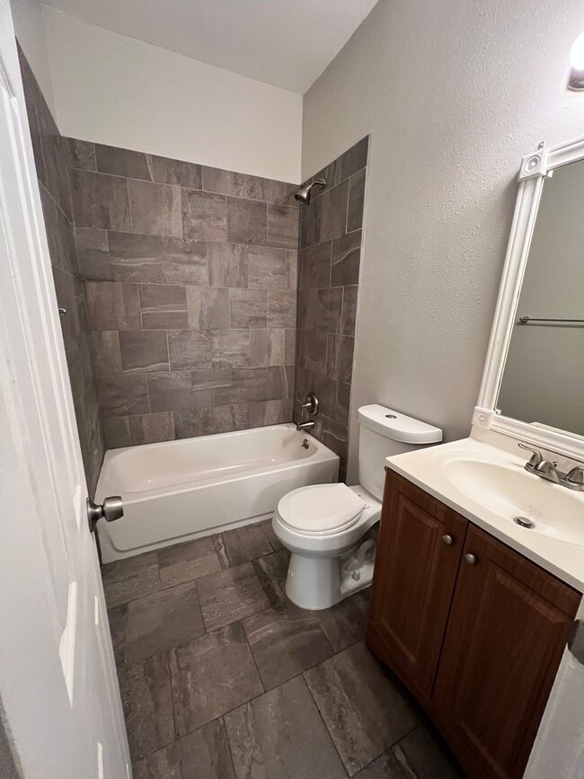 Building Photo - Charming One Bedroom Home In Prospect Hill