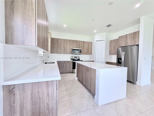 Building Photo - 5028 Gambero Wy