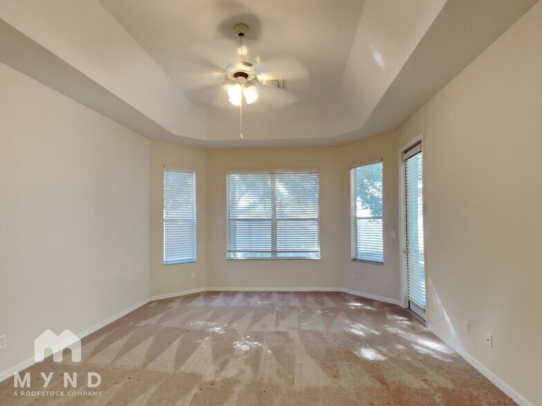 Building Photo - 927 Meadow Glade Dr