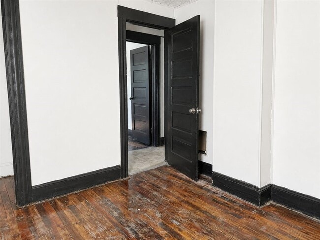 Building Photo - 115 Mohawk St