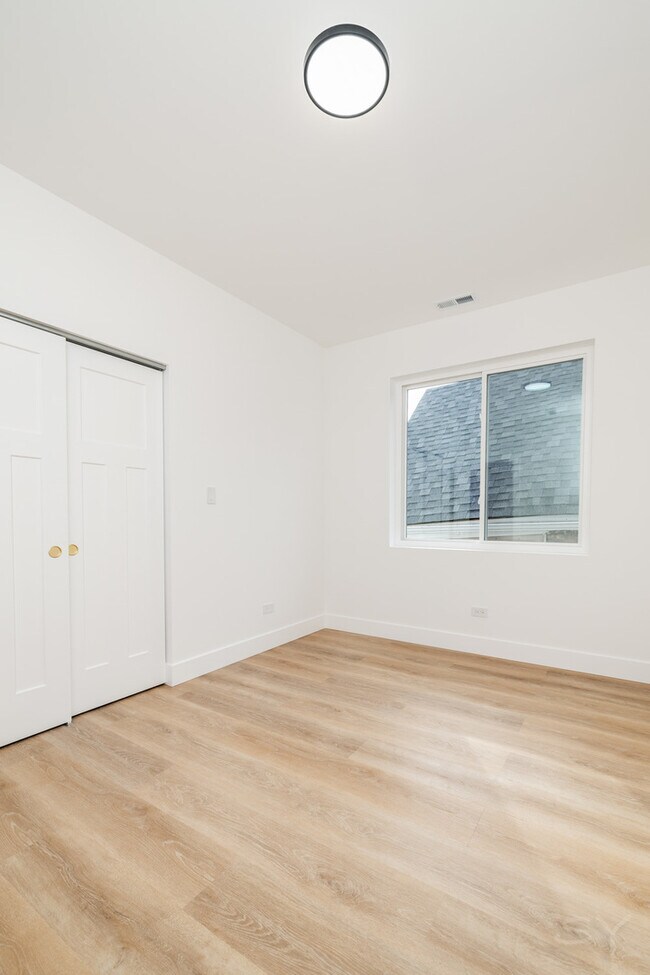 Building Photo - 1245 S Fairfield Ave