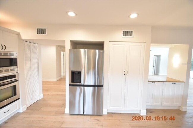 Building Photo - 571 Luzon Ave