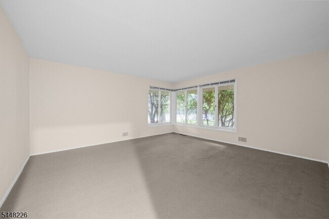 Building Photo - 29 Wayside Pl