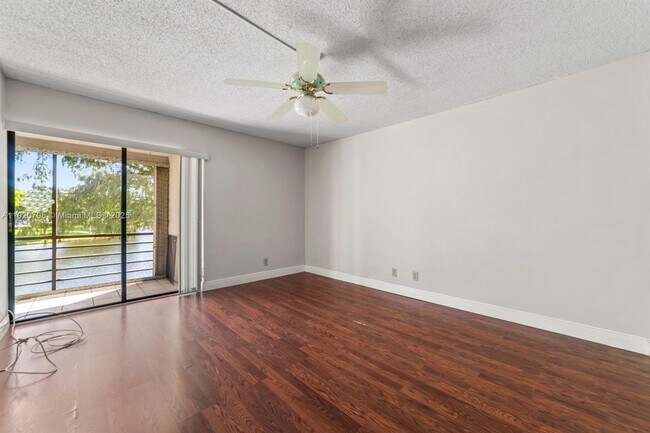 Building Photo - 2311 S Cypress Bend Dr