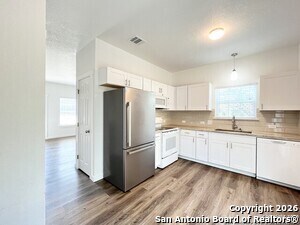 Building Photo - 1307 Whispering Hills Dr