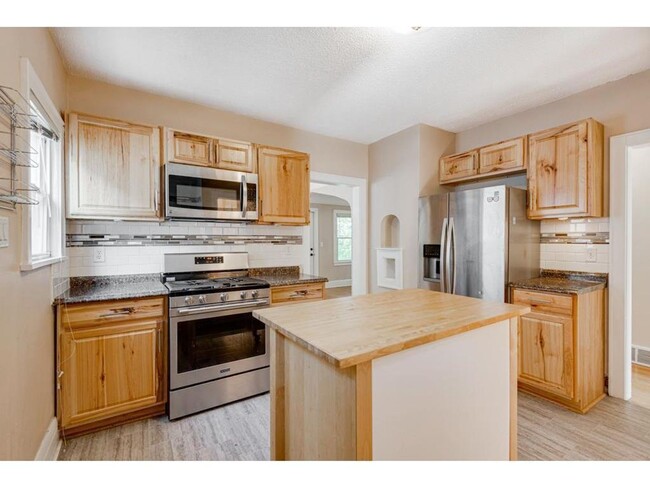 Primary Photo - Super nice and clean Minneapolis property ...