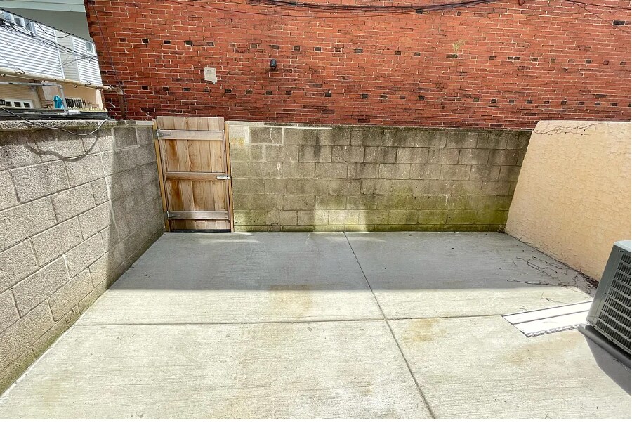Building Photo - 1310 W Ritner St