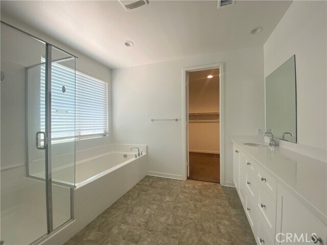 Building Photo - 2932 E Silver Sky Dr