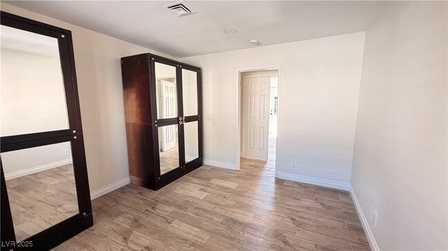 Building Photo - 1819 S Beverly Way