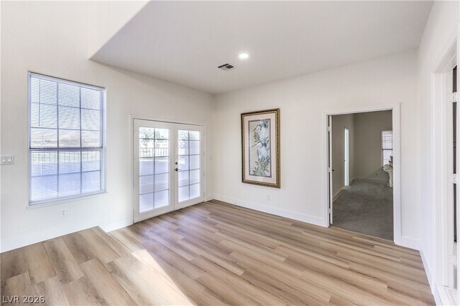 Building Photo - 5152 Forest Oaks Dr