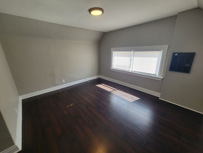 Building Photo - Prospect 558  (I2I)