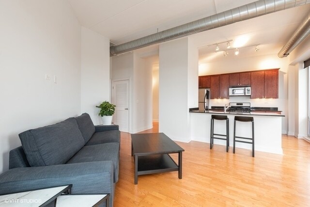 Building Photo - 4814 N Clark St