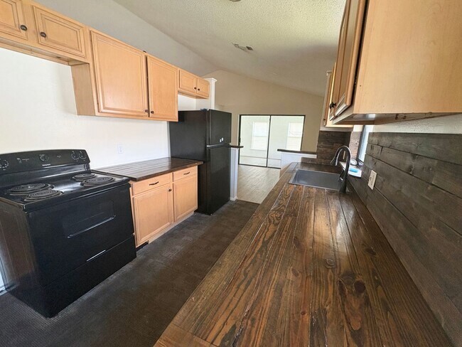 Building Photo - Coming Soon! Whisper Lakes - 4 Bedroom, 2 Bathroom Home.