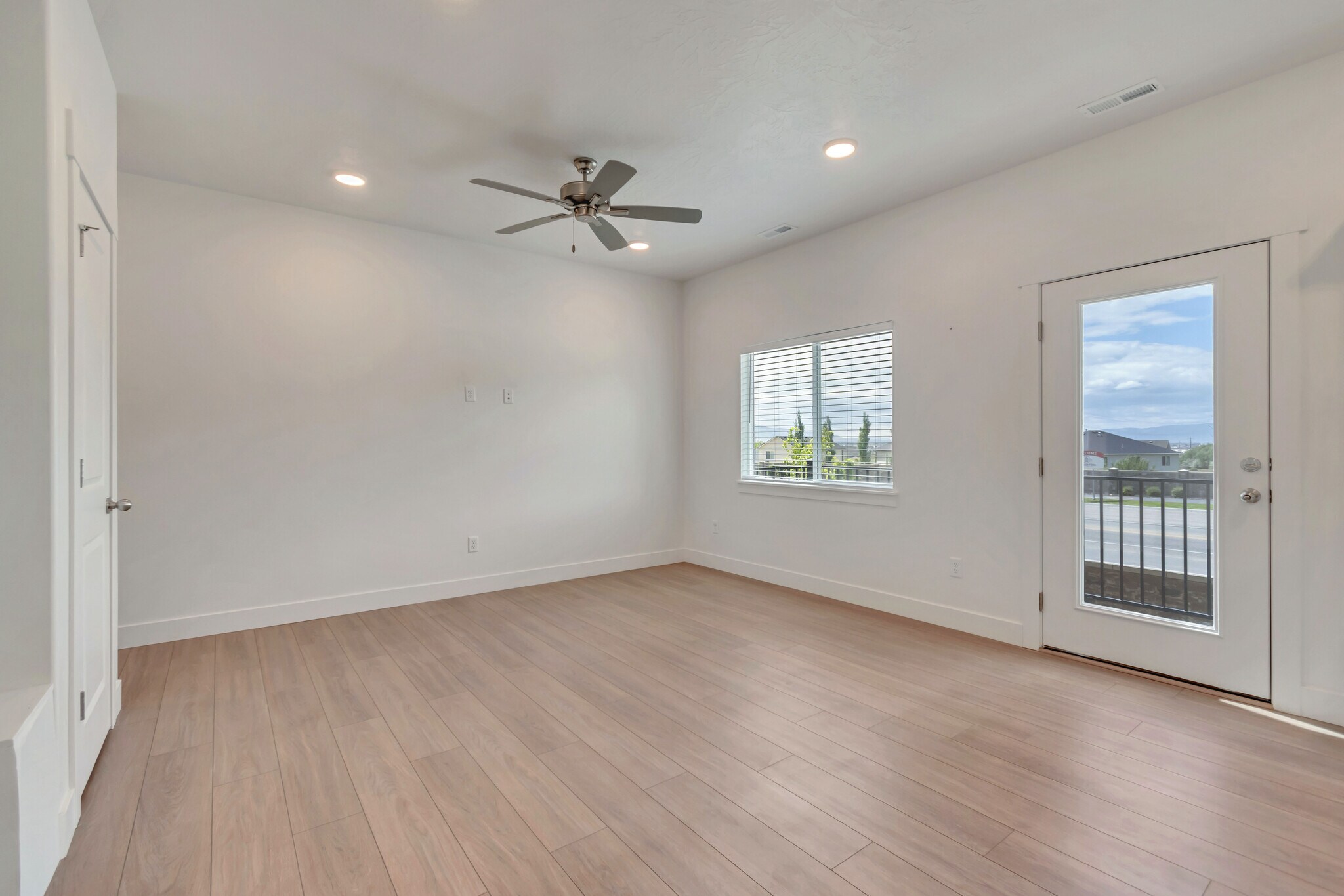 Building Photo - 1593 N 1870 E