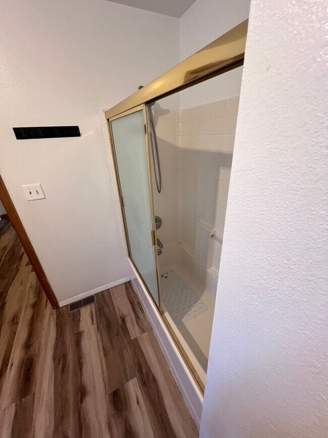 Building Photo - 3 Bedroom Single Family Home in Alamosa