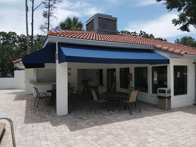 Building Photo - 4680 Sussex Terrace