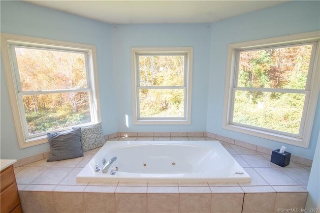 Building Photo - 82 Fowler Rd