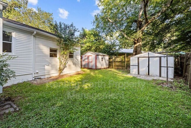 Building Photo - 604 Annie Laura Dr