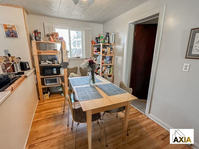 Building Photo - 3BD/1BA Home w/ Great Views!