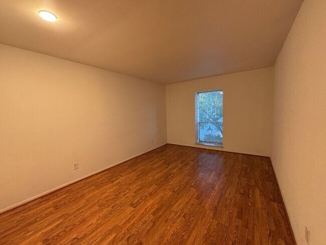 Building Photo - 5105 W 75th St