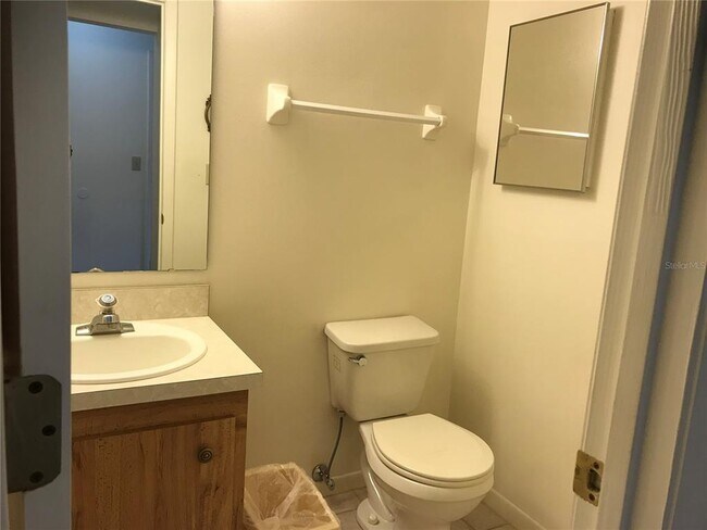 Building Photo - 2649 Surrey Ct