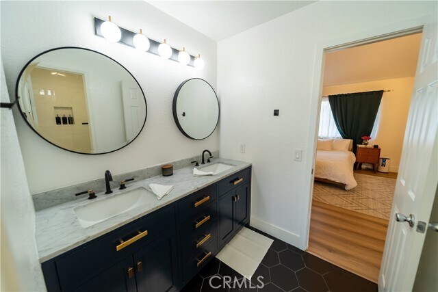 Building Photo - 4229 W Rosecrans Ave