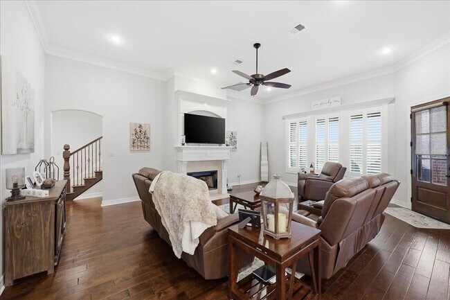 Building Photo - 302 Spring Brook Ct