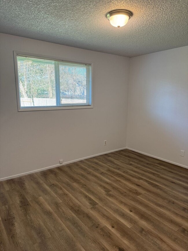 Building Photo - thaa01