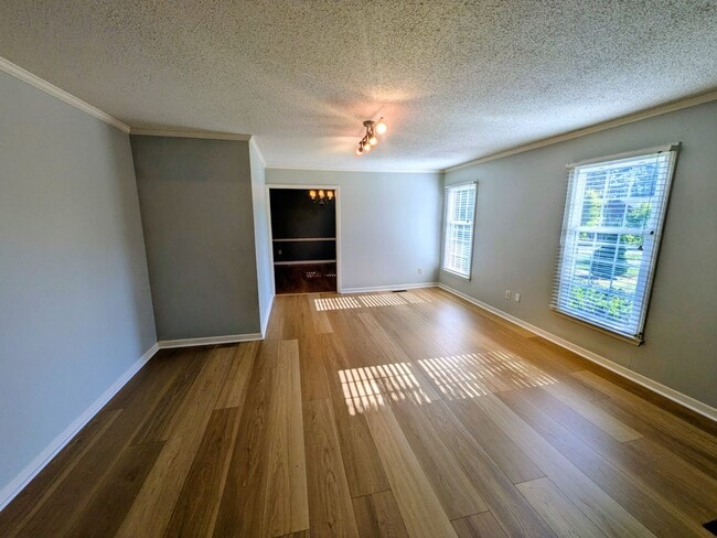 Building Photo - 6913 Crandall Ct