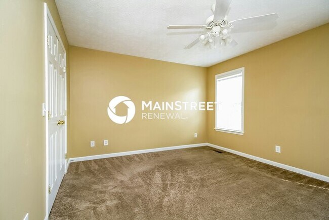 Building Photo - 3 Bedroom Pet-Friendly Home in La Vergne, TN with Main Street Renewal