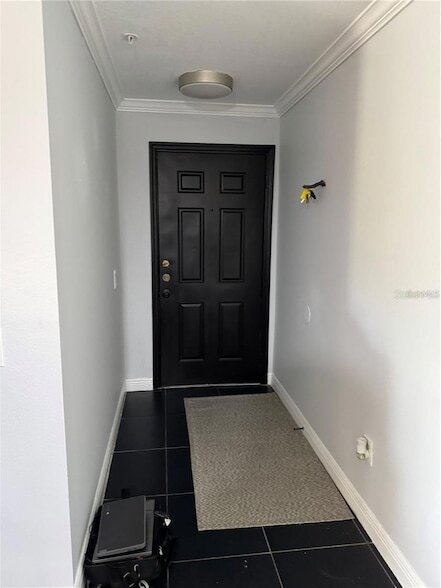 Building Photo - 1950 Summer Club Dr