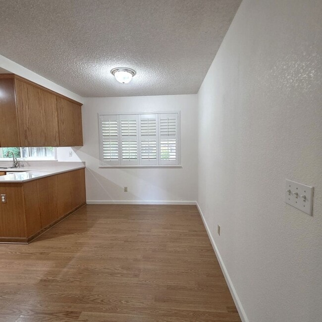 Building Photo - 4BD/2.5BA Single Story, Court Location on Walnut Creek Border