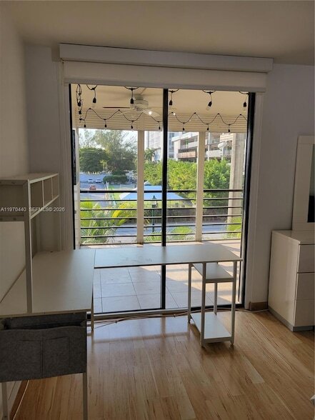 Building Photo - 20381 NE 30th Ave