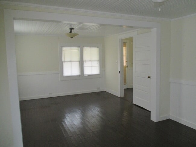 Building Photo - 611 Johnson St