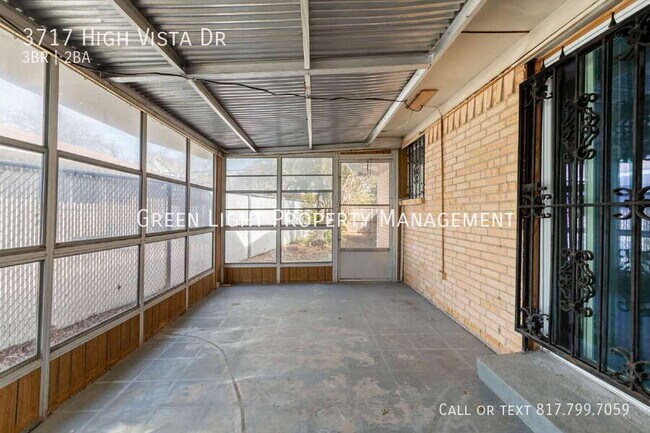 Building Photo - 3717 High Vista Dr