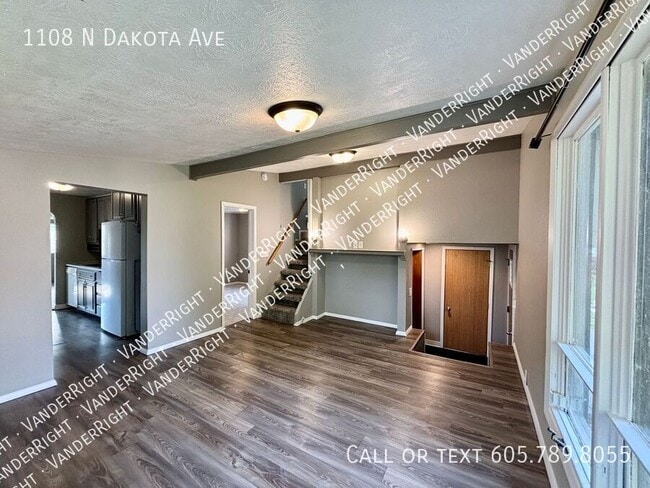 Building Photo - 1108 N Dakota Ave