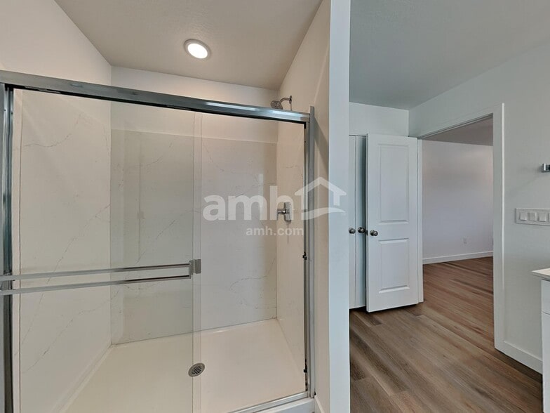 Building Photo - 9717 W Luxton Ln
