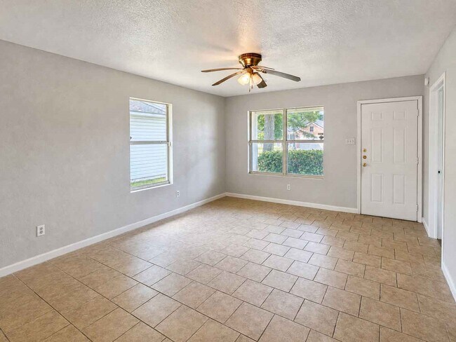 Building Photo - 11919 Greenmesa Dr