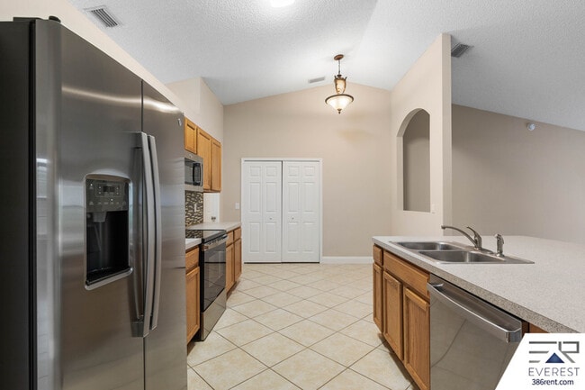 Building Photo - 59 Riverina Dr