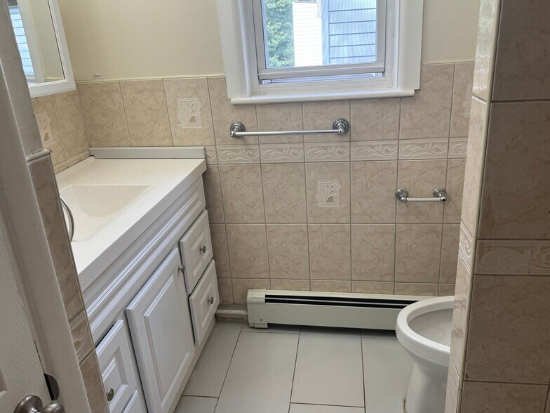 Building Photo - 37 Gautier Ave