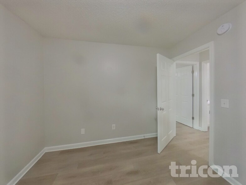 Building Photo - 142 Bradstone Rd