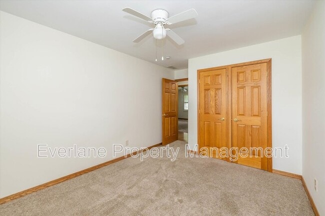 Building Photo - 647 Alwyne Rd