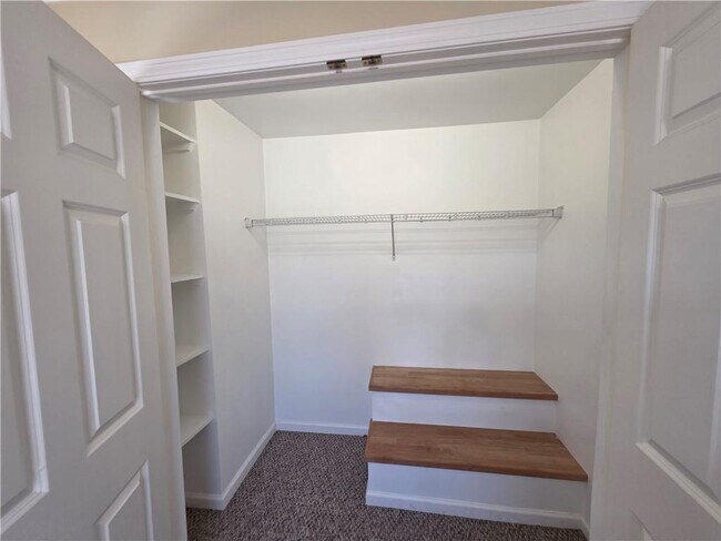 Building Photo - 2226 Cranston St