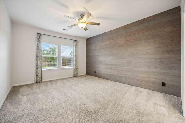 Building Photo - 15246 White Moss Dr
