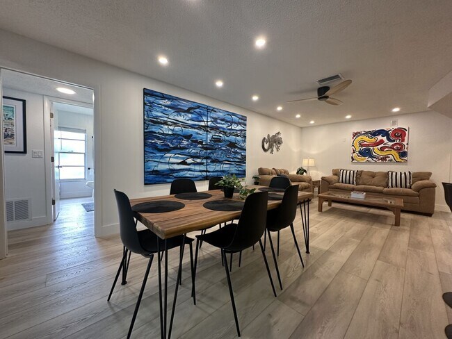 Building Photo - 2780 Landmark Dr